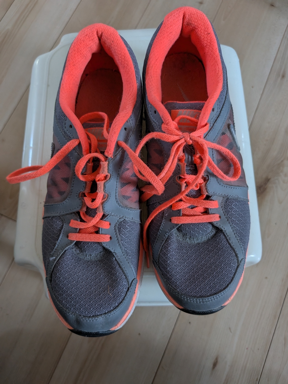 Women's Nike Dual Fusion ST3 Running Shoes Size 10
